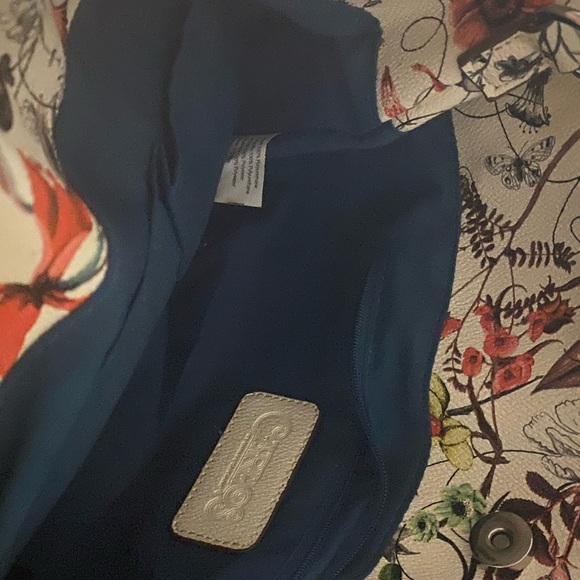 Handbag by designer CARLOS By Carlos
Santana Floral design - Picture 11 of 16